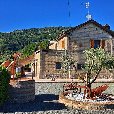 Spicchio Di Luna - Casa Vacanze Albiano Magra Екстер'єр фото