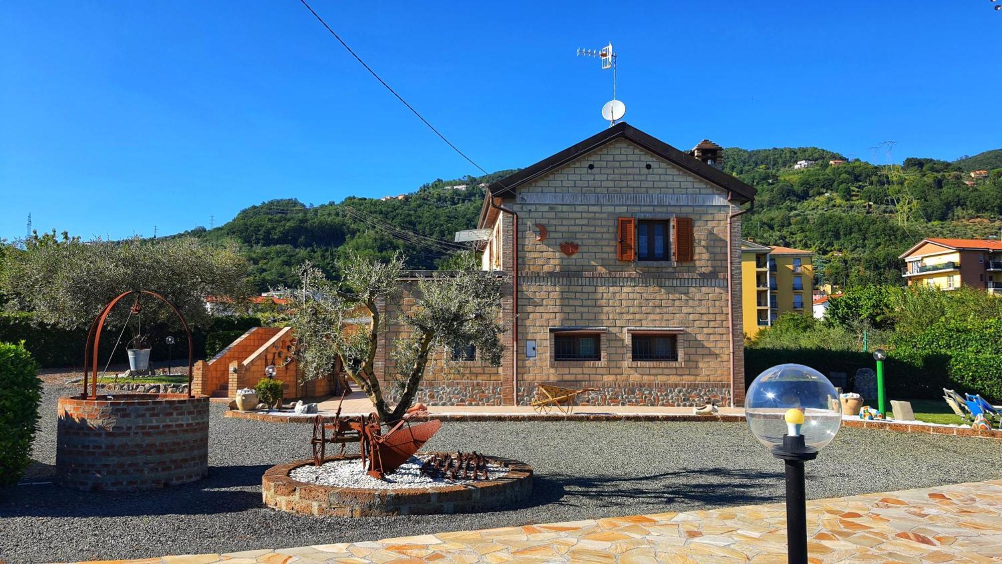 Spicchio Di Luna - Casa Vacanze Albiano Magra Екстер'єр фото